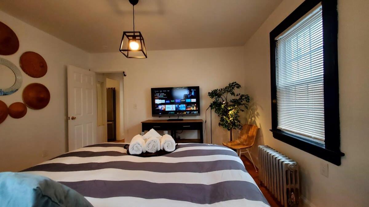 The Blue Sapphire 2Br 2 King Beds & Ample Backyard Apartman Bridgeport Kültér fotó